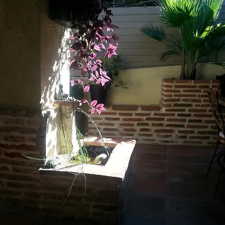 فندق مبيت وإفطار D'hotes La Fontaine De